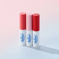 Soothe and repair your lips with Dr.Belmeur Advanced Cica Touch Lip Balm. Ideal for sensitive lips—keeps them soft, smooth, and protected all day