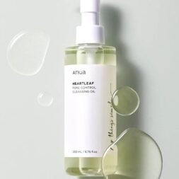 Anua Heartleaf Cleansing Oil ত্বক থেকে মেকআপ, সানস্ক্রিন ও ব্ল্যাকহেড দূর করে, pore clog ছাড়াই স্কিন করে পরিষ্কার ও মসৃণ।”