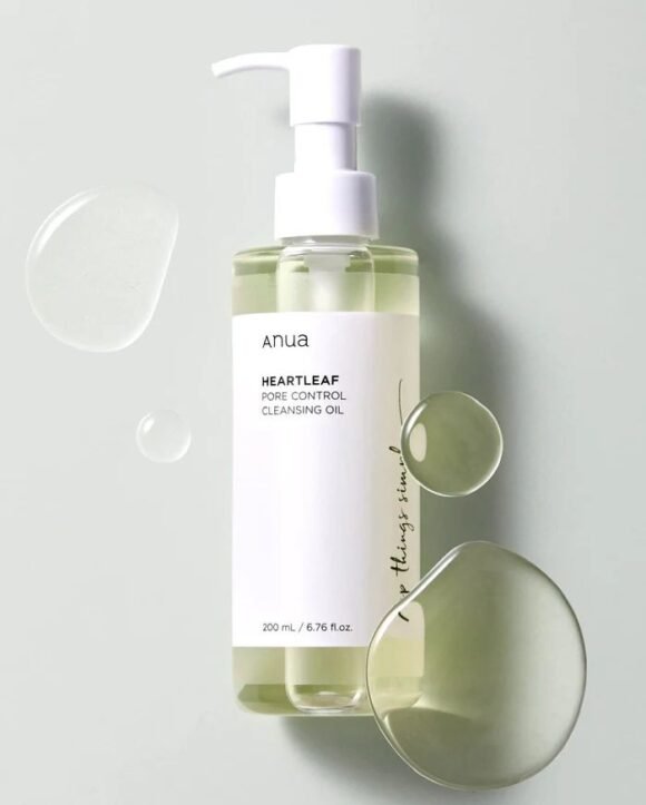 Anua Heartleaf Cleansing Oil ত্বক থেকে মেকআপ, সানস্ক্রিন ও ব্ল্যাকহেড দূর করে, pore clog ছাড়াই স্কিন করে পরিষ্কার ও মসৃণ।”
